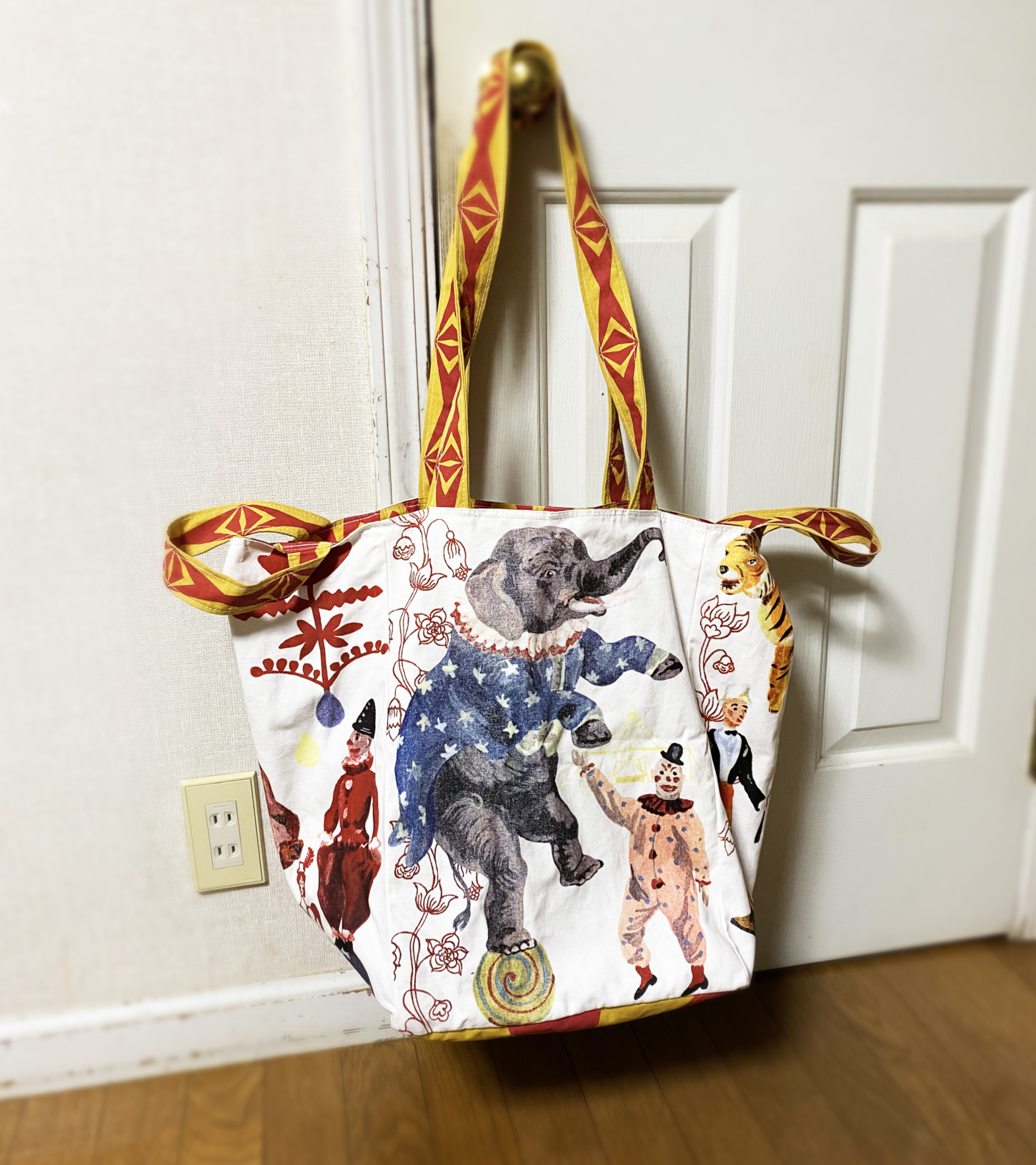 サーカスバック