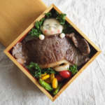 肉布団弁当。今日の布団は佐賀牛の高級サーロインステーキ。ハサミ入らずの柔らかさ!!